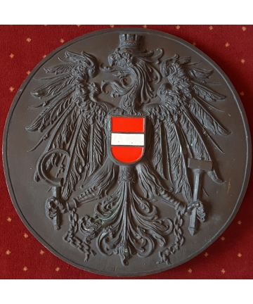 Kolekcjonerskie godło Austrii wykonane z brązu- circa 1945 roku Ambasada