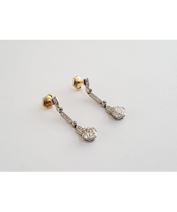 Kolczyki Art deco, wykonane z platyny oraz złota zdobione 2 brylantami 3.15 ct, diamentami 0,25 ct