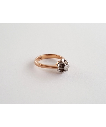 Złoty pierścionek zdobiony brylantem 0,16 ct, rozmiar 10
